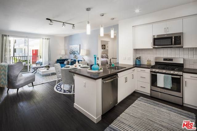 7141 Santa Monica Boulevard - Photo 1