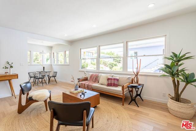 714 Pier Avenue - Photo 1