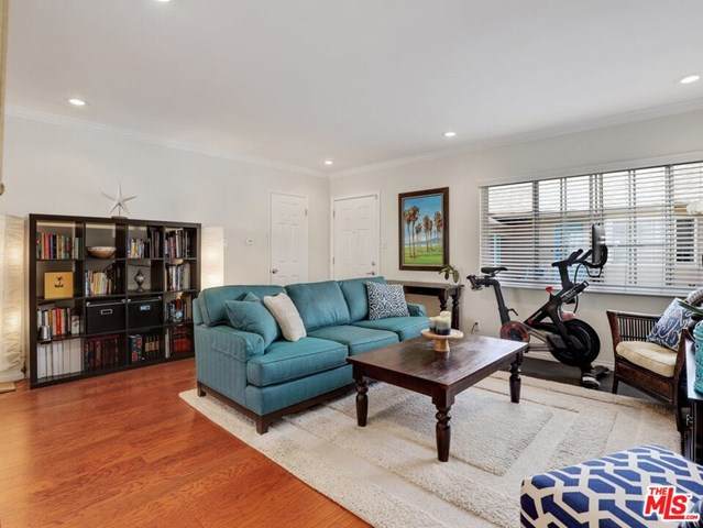 952 6Th Street - Photo 1