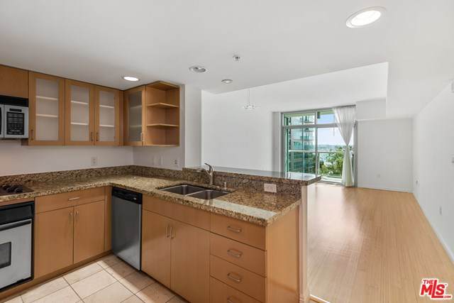 13700 Marina Pointe Drive - Photo 1