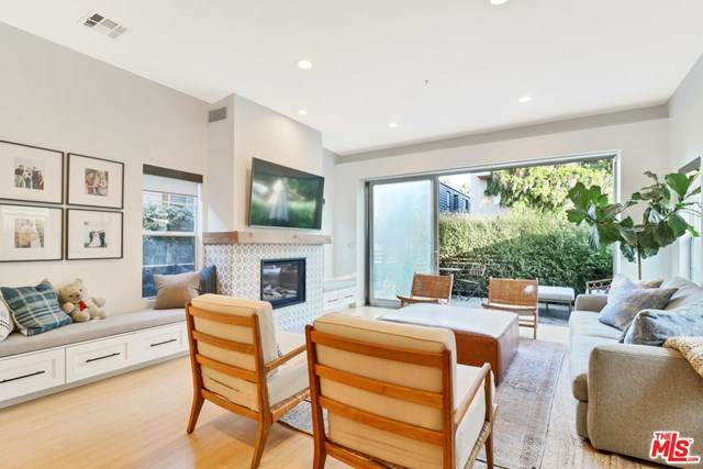723 Navy Street - Photo 1