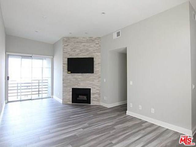 1522 Hayworth Avenue - Photo 1