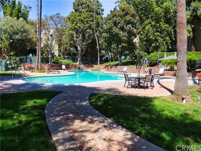 436 Bellflower Boulevard - Photo 1