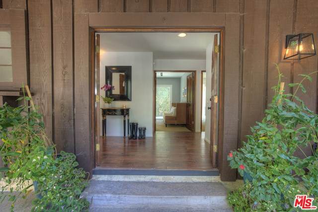 2964 Mandeville Canyon Road - Photo 1
