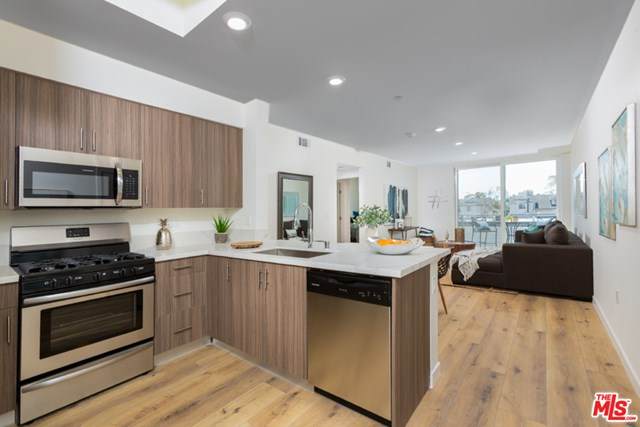 5229 Willowcrest Avenue - Photo 1