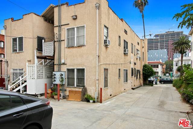 2834 Leeward Avenue - Photo 1