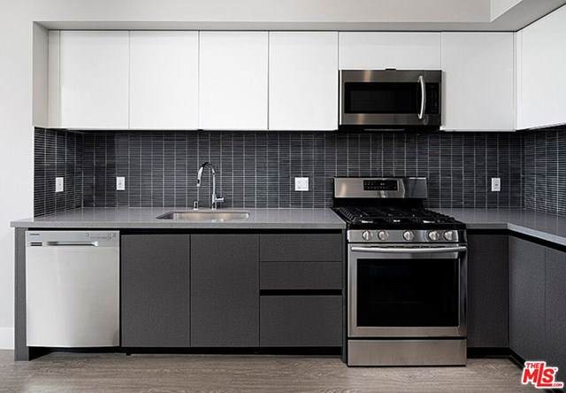 837 Harvard - Photo 1