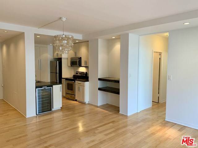 999 Doheny Drive - Photo 1