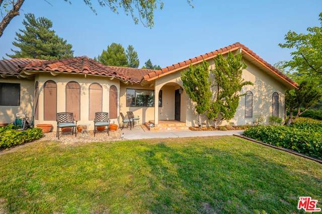 1039 Vista Grande Street - Photo 1