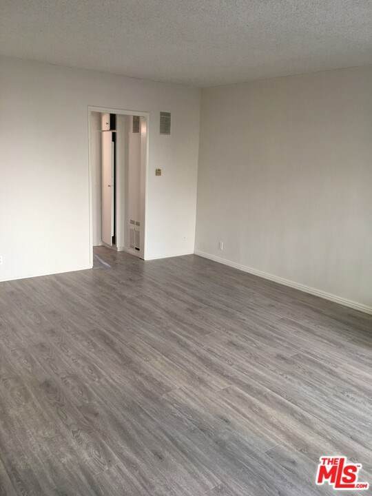 814 Martel Avenue - Photo 1