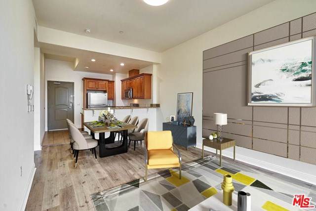 345 Gramercy Place - Photo 1