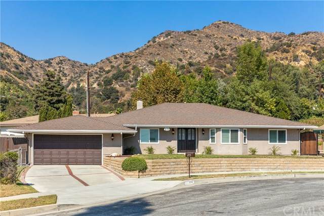 215 Circledell Drive - Photo 1