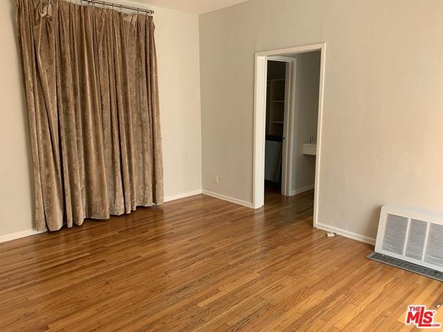 961 Doheny Drive - Photo 1