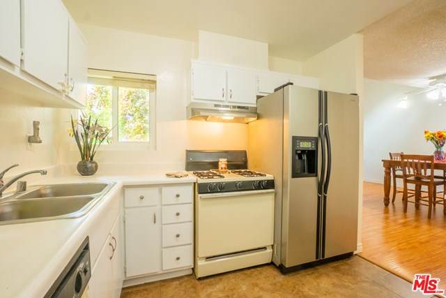 18350 Hatteras Street - Photo 1