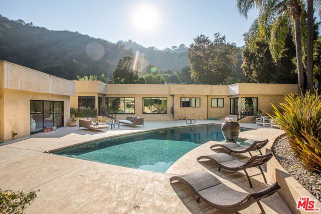 1634 Benedict Canyon Drive - Photo 1