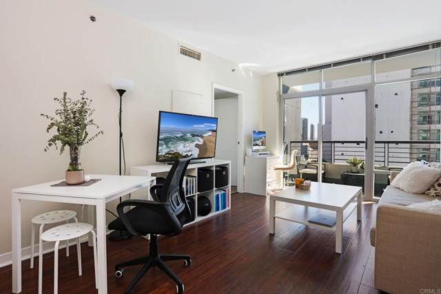 425 Beech Street - Photo 1