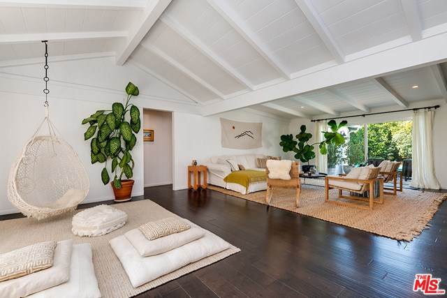 5125 Sophia Avenue - Photo 1