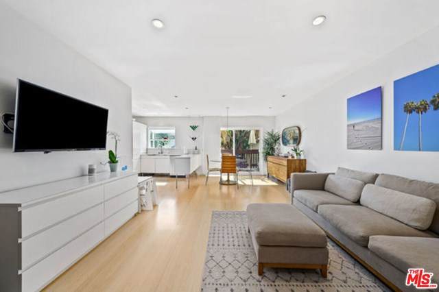 913 17Th Street - Photo 1