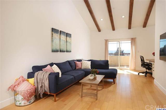 465 Magnolia Boulevard - Photo 1