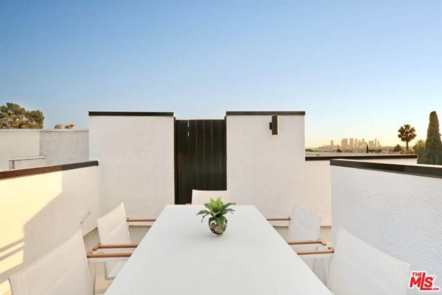 967 Hammond Street - Photo 1