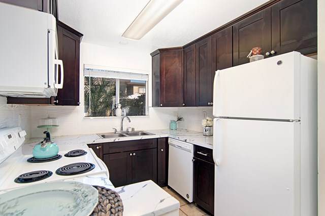 620 Lexington Ave - Photo 1