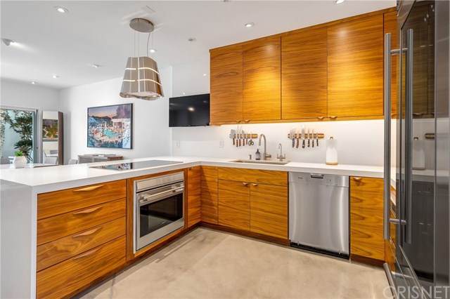 909 Grant Street - Photo 1