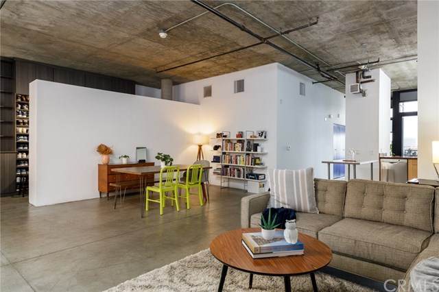 835 Locust Avenue - Photo 1