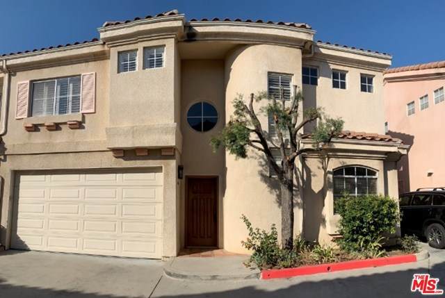 10008 Reseda Boulevard - Photo 1