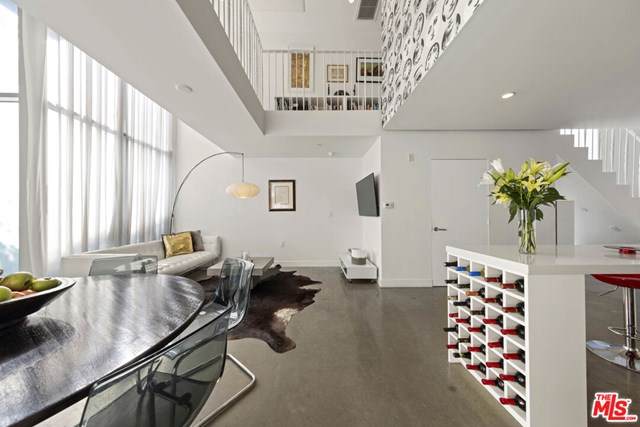 7917 Willoughby Avenue - Photo 1