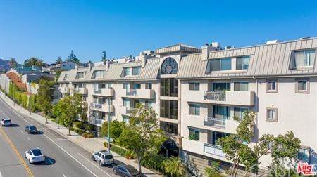390 Sepulveda Boulevard - Photo 1