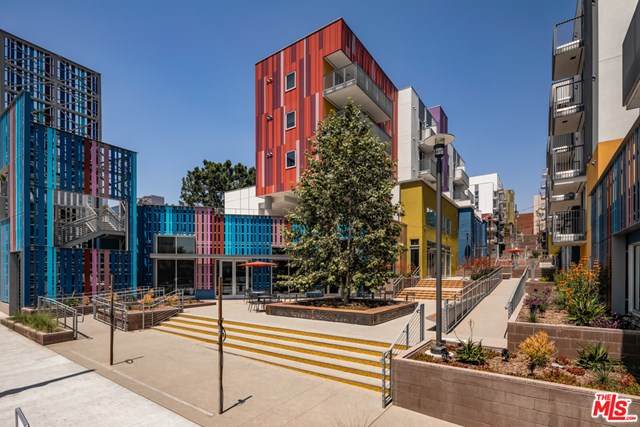 555 Spring Street - Photo 1