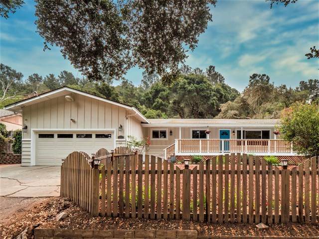 131 Carr Avenue - Photo 1