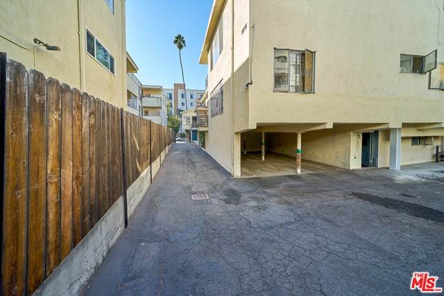 310 Gramercy Place - Photo 1