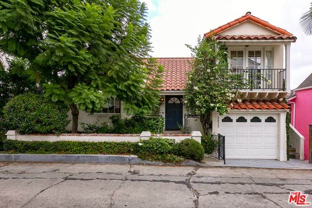 2472 Hollyridge Drive - Photo 1
