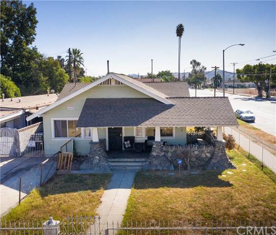 880 7th Street - Photo 1