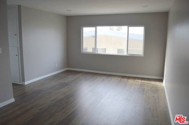 527 Avenue G - Photo 1