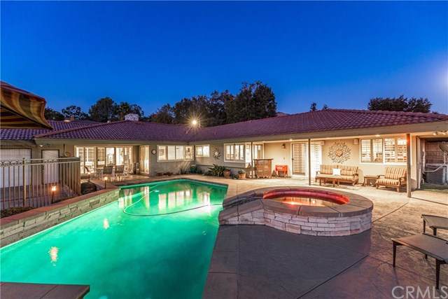 343 Oak Knoll Drive - Photo 1