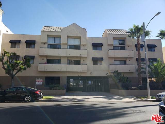 326 Manhattan Place - Photo 1