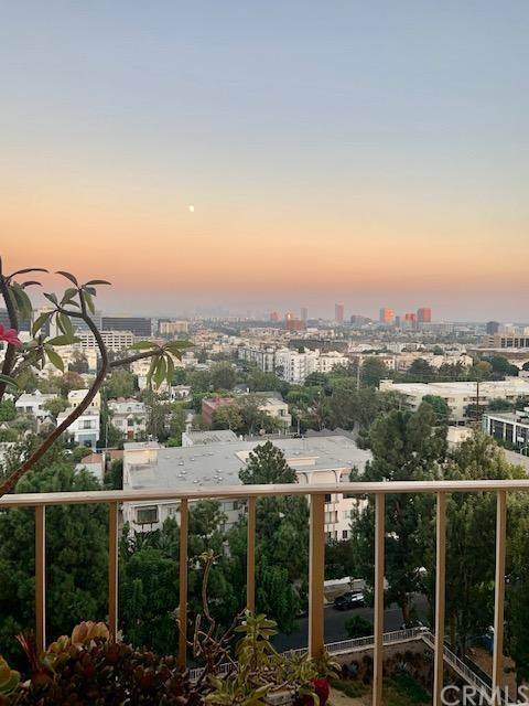 100 Doheny Drive - Photo 1