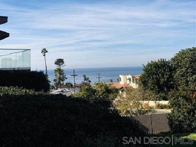 1124 Sorrento Dr - Photo 1