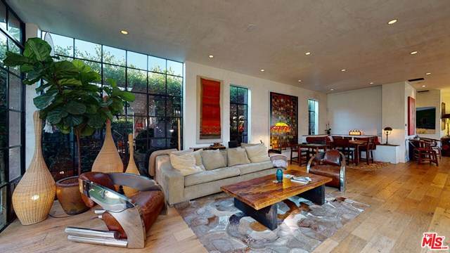 910 Dickson Street - Photo 1