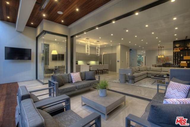 424 Flores Street - Photo 1