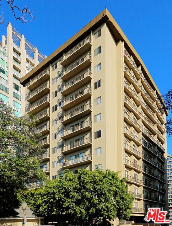 10747 Wilshire Boulevard - Photo 1