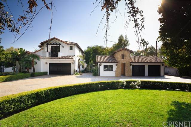 23500 Collins Street - Photo 1