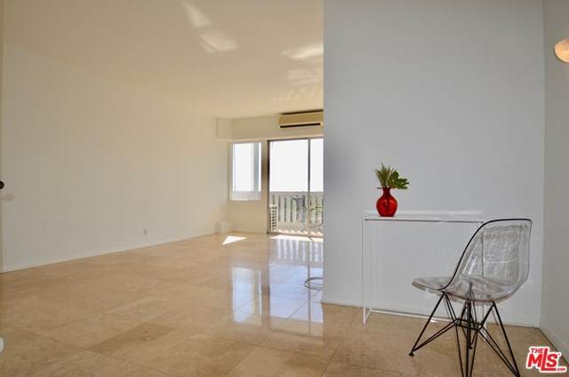 999 Doheny Drive - Photo 1