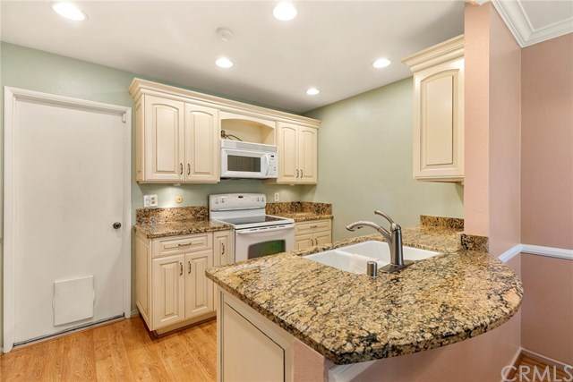 500 Rio Vista Street - Photo 1