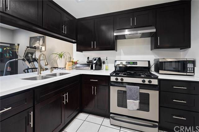 6060 Oak Street - Photo 1