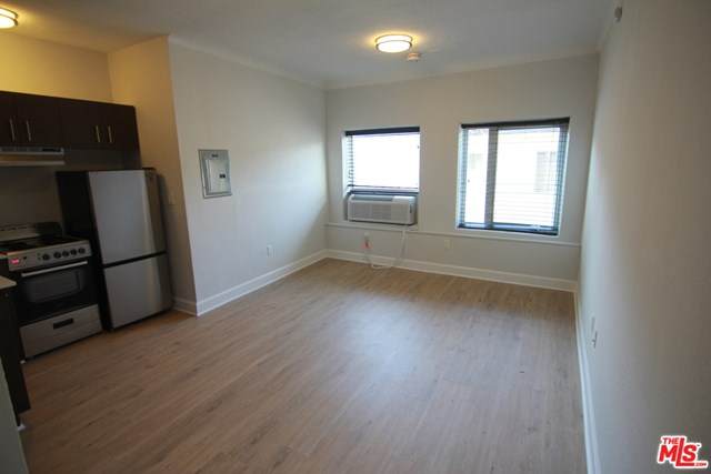 1417 Bronson Avenue - Photo 1