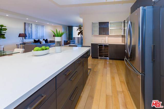 10433 Wilshire Boulevard - Photo 1