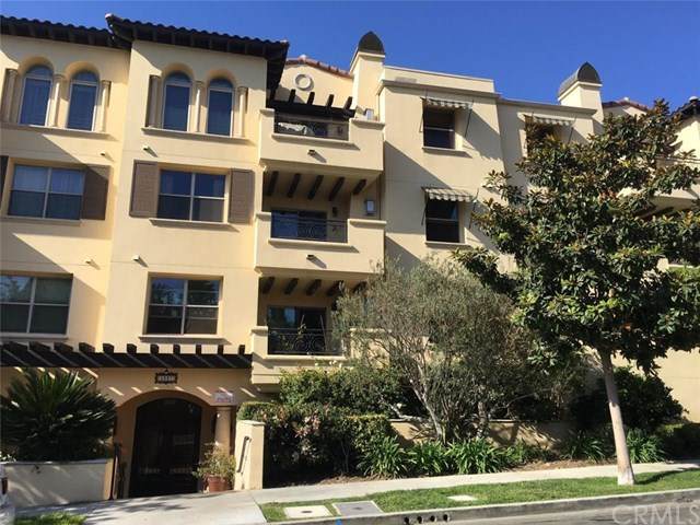 5037 Rosewood Avenue - Photo 1